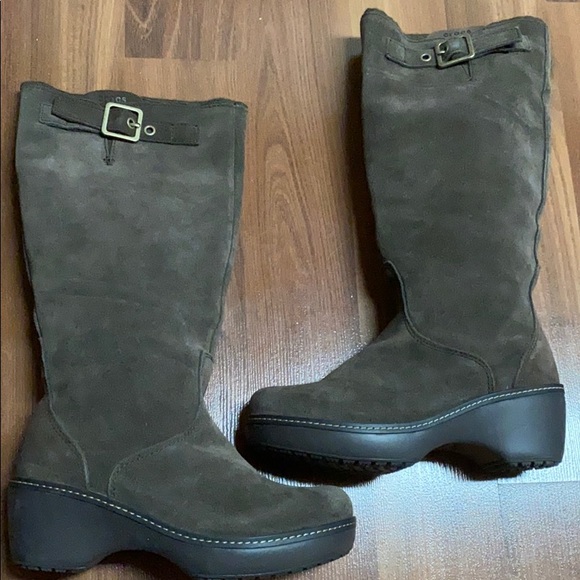 Crocs brown suede mid-calf boots - Picture 5 of 16